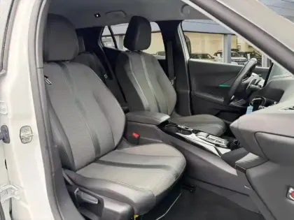 Photo 8 Peugeot 2008  BlueHDi 130 S&S EAT8 Allure