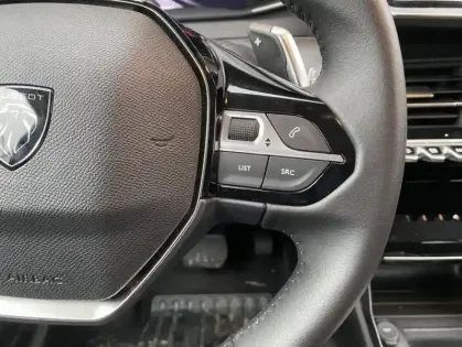 Photo 6 Peugeot 208 II Hybrid 110 e-DCS6 Allure