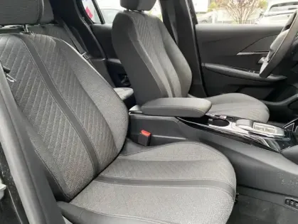 Photo 21 Peugeot 208 II Hybrid 110 e-DCS6 Allure