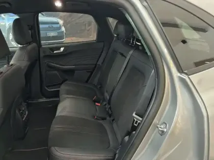 Photo 8 Ford Kuga 2.5 Duratec 180ch Hybrid FlexiFuel ST-Line X Powershift