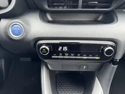 Photo 18 Toyota Yaris Hybride 116h Design