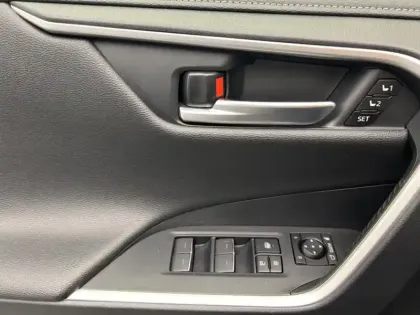 Photo 16 Toyota Rav4 Hybride 2WD 218ch Lounge