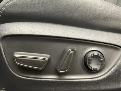 Photo 17 Toyota Rav4 Hybride 2WD 218ch Lounge