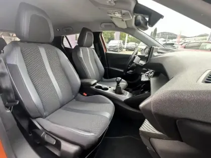 Photo 29 Peugeot 2008 II 1.2 PT 130 S&S ALLURE BUSINESS