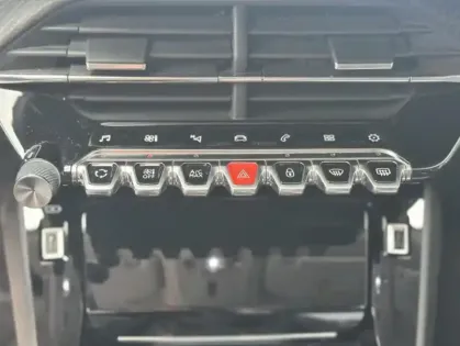 Photo 15 Peugeot 2008 II 1.2 PT 130 S&S ALLURE BUSINESS