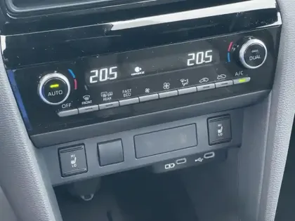 Photo 12 Toyota Yaris Hybride 130H 2WD TRAIL PACK TECH MY25 C