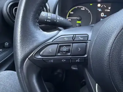 Photo 15 Toyota Yaris Hybride 116h Dynamic