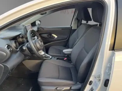 Photo 11 Toyota Yaris Hybride 116h Design NG