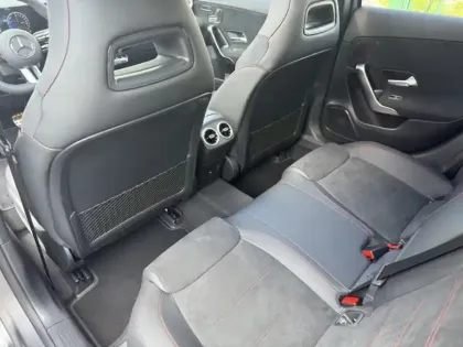 Photo 15 Mercedes Classe A 250 e Hybrid EQ AMG Line