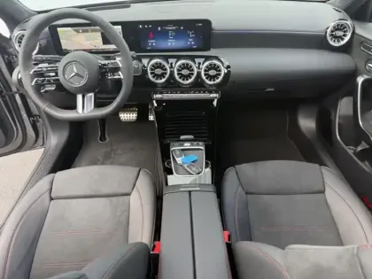 Photo 12 Mercedes Classe A 250 e Hybrid EQ AMG Line