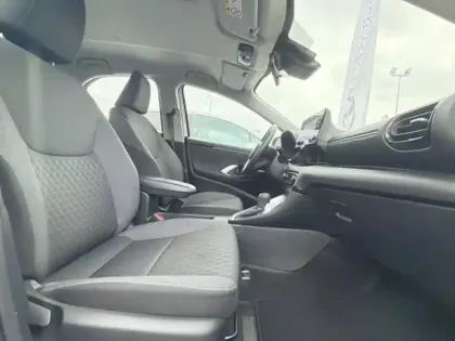 Photo 16 Toyota Yaris Hybride 116h Dynamic