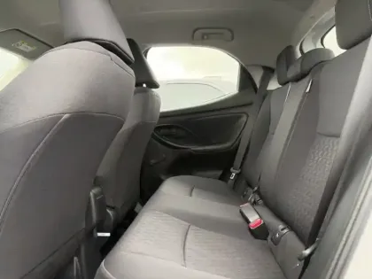 Photo 13 Toyota Yaris Hybride 116h Dynamic