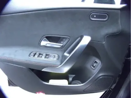 Photo 14 Mercedes Classe A 250 e Hybrid EQ AMG Line