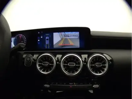 Photo 12 Mercedes Classe A 250 e Hybrid EQ AMG Line