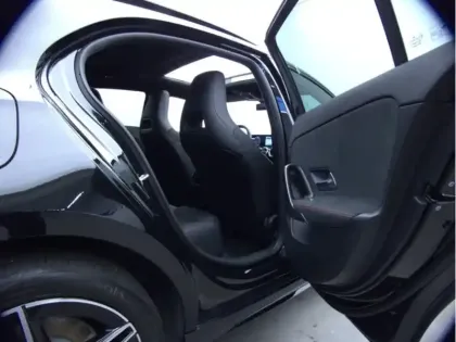Photo 16 Mercedes Classe A 250 e Hybrid EQ AMG Line