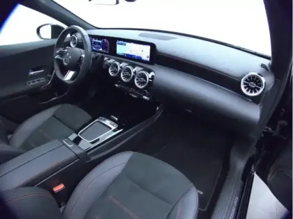Photo 18 Mercedes Classe A 250 e Hybrid EQ AMG Line