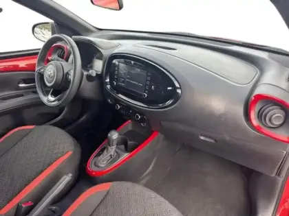 Photo 8 Toyota Aygo  X 1.0 VVT-i 72ch Design S-CVT