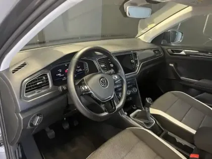 Photo 14 Volkswagen T-roc  2.0 TDI 150ch Carat S&S