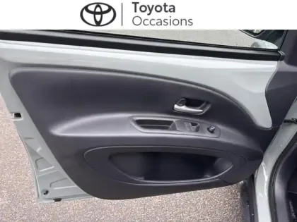 Photo 12 Toyota Aygo  X 116h Graphic