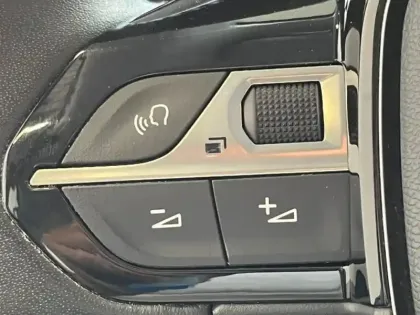 Photo 10 Peugeot 208  1.5 BlueHDi 100ch S&S Allure