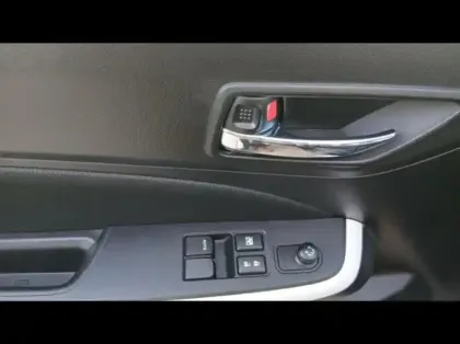 Photo 10 Suzuki Swift  1.2 Dualjet Hybrid 83ch Pack