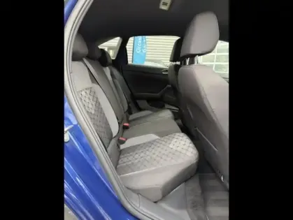 Photo 12 Volkswagen Taigo  1.0 TSI 116ch R-Line Edition DSG7