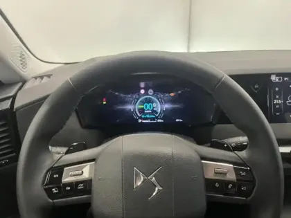 Photo 12 DS DS 4 N°4 PLUG-IN HYBRID 225ch Etoile