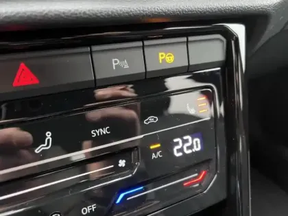 Photo 7 Volkswagen T-roc  1.5 TSI Evo2 150ch R-Line Edition