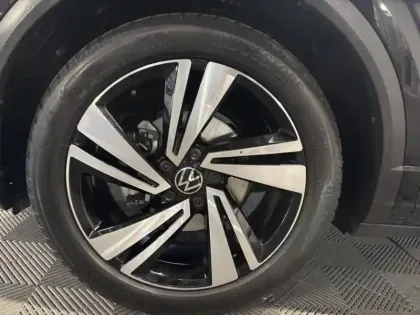 Photo 5 Volkswagen T-roc  1.5 TSI Evo2 150ch R-Line Edition