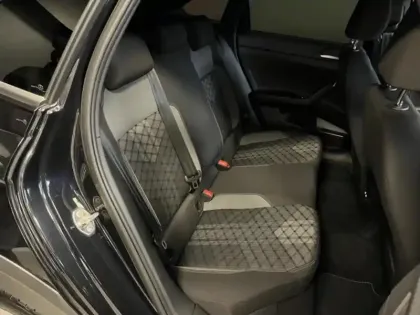 Photo 8 Volkswagen Taigo  1.0 TSI 116ch R-Line Edition DSG7