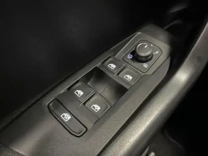 Photo 12 Volkswagen Taigo  1.0 TSI 116ch R-Line Edition DSG7