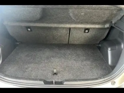 Photo 11 Toyota Yaris  100h Collection 5p