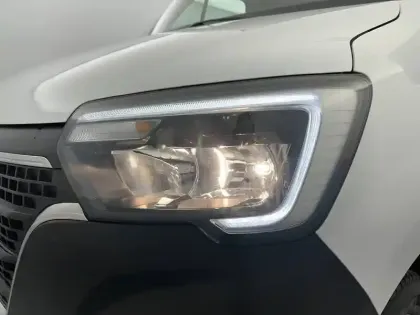 Photo 46 Renault Master  FGN TRAC F3500 L2H2 BLUE DCI 135