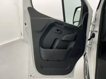 Photo 58 Renault Master  FGN TRAC F3500 L2H2 BLUE DCI 135