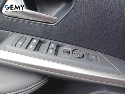 Photo 14 Peugeot 5008  Electrique 210 ch 73 kWh