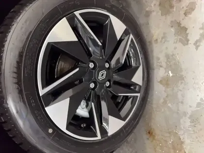 Photo 8 Renault Clio  E-Tech full hybrid 160 ch