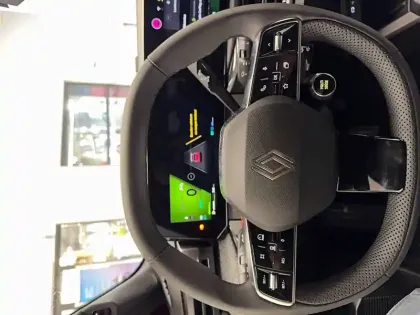 Photo 16 Renault Clio  E-Tech full hybrid 160 ch