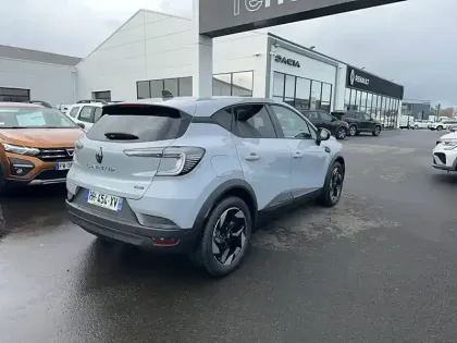 Photo 15 Renault Captur  E-Tech full hybrid 160 ch