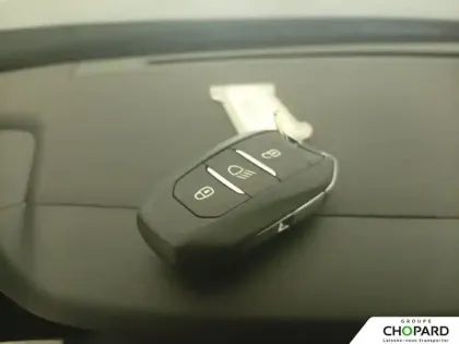 Photo 13 Peugeot 2008  Hybrid 136 e-DCS6