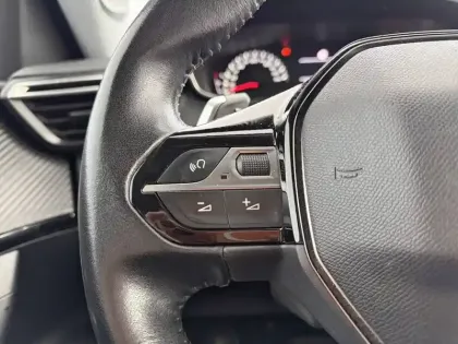 Photo 14 Peugeot 2008  PureTech 130 S&S EAT8