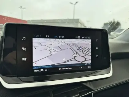 Photo 18 Peugeot 2008  PureTech 130 S&S EAT8