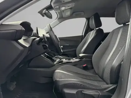 Photo 10 Peugeot 2008  PureTech 130 S&S EAT8