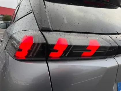 Photo 16 Peugeot 2008  PureTech 130 S&S EAT8