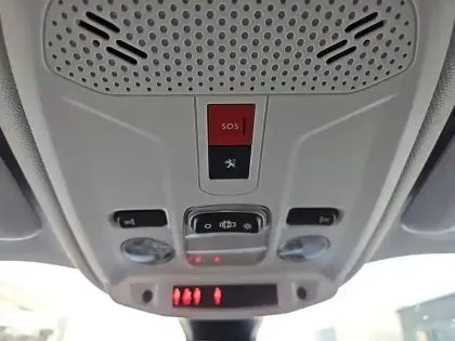 Photo 19 Peugeot 2008  Electrique 136 ch