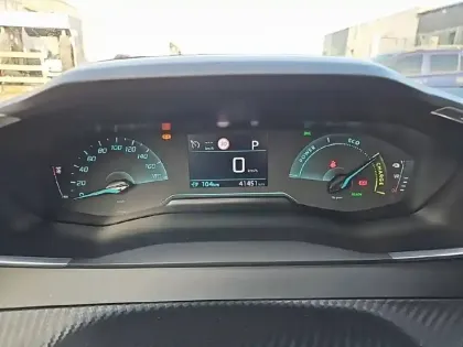 Photo 9 Peugeot 2008  Electrique 136 ch