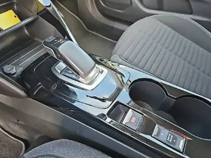 Photo 13 Peugeot 2008  Electrique 136 ch