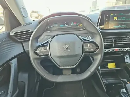 Photo 8 Peugeot 2008  Electrique 136 ch