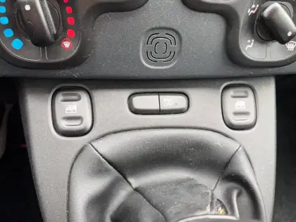 Photo 12 Fiat Panda  1.0 70 ch Hybrid BSG S/S