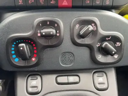 Photo 11 Fiat Panda  1.0 70 ch Hybrid BSG S/S