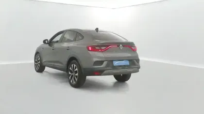 Photo 11 Renault Arkana Gén. I (LJL) Ph1 Zen 5